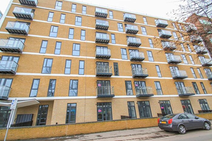 1 Bedroom Apartment To Rent In Victoria Avenue, Southend-On-Sea, SS2