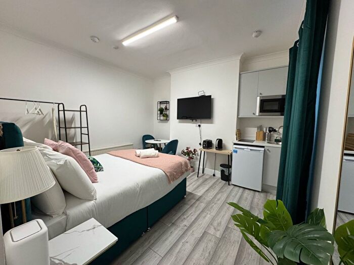 Studio To Rent In Pembroke Road, London, W8