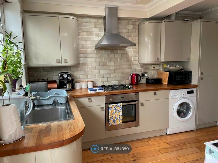 1 Bedroom Flat To Rent In Warren Road, Neasden, NW2