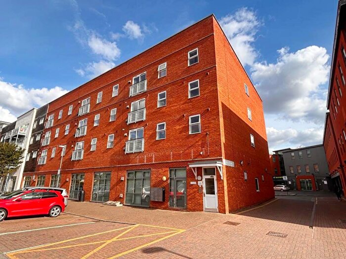 2 Bedroom Flat To Rent In Compair Crescent, Ipswich, Suffolk, IP2