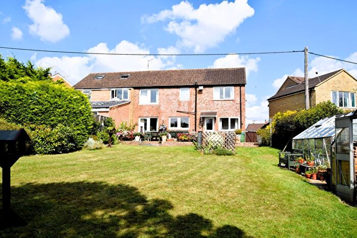 5 Bedroom Semi-Detached House For Sale In Jerome Way, Shipton-On-Cherwell, OX5