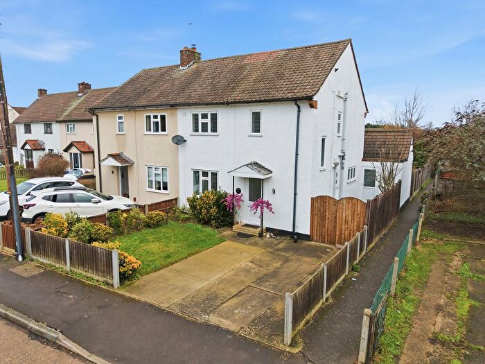 3 Bedroom Semi-Detached House For Sale In New Road, Chelmsford, CM1