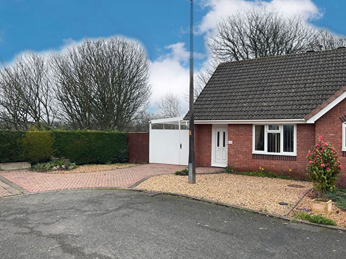 1 Bedroom Semi Detached Bungalow For Sale In Meadow Park Road, Wollaston, West Midlands, DY8