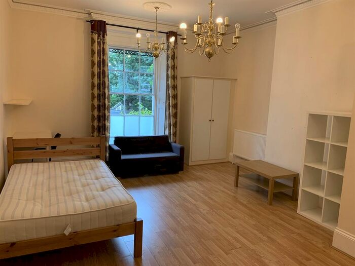 4 Bedroom Flat To Rent In Ground Floor, 3 Clarendon Place CV32