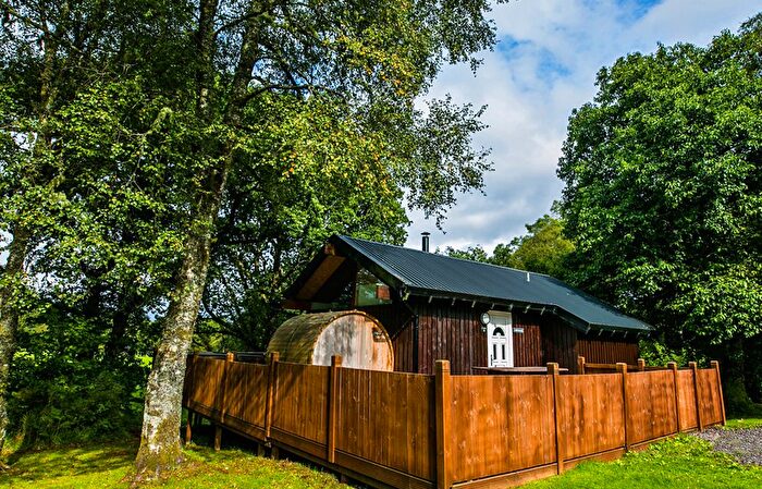 2 Bedroom Detached Bungalow For Sale In Cabin Loch Aweside Chalet Park, Dalavich, PA35