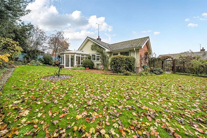 3 Bedroom Detached House For Sale In Astley Close, Pewsey, SN9