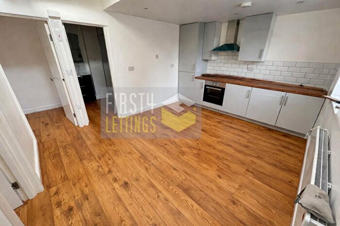 2 Bedroom Flat To Rent In Fleetwood Road, Clarendon Park, LE2