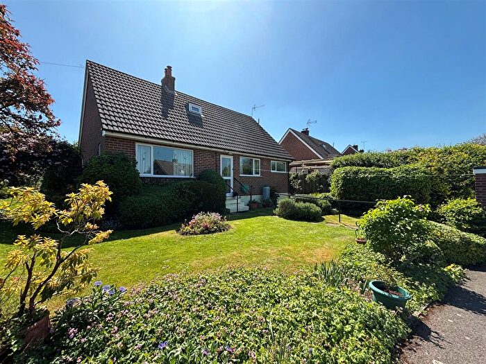 3 Bedroom Chalet For Sale In Phillips Road, Marnhull, DT10