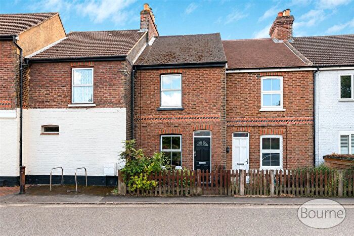 2 Bedroom Terraced House For Sale In New Cross Road, Guildford, Surrey, GU2
