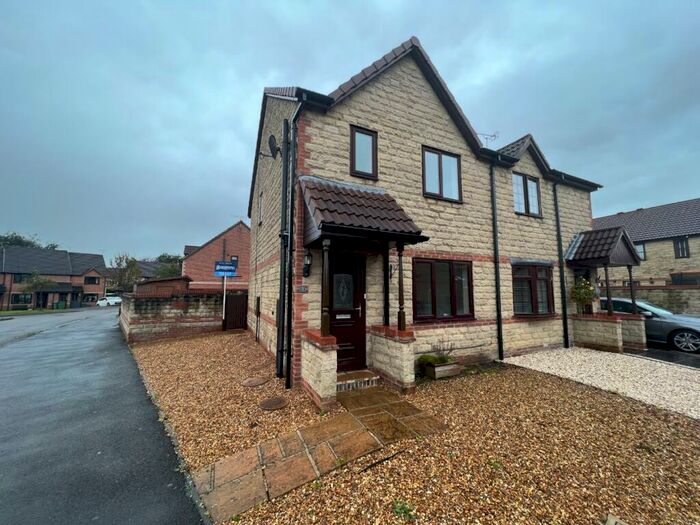 3 Bedroom Semi-Detached House To Rent In Oakes Close, Somercotes, Alfreton, Derbyshire, DE55
