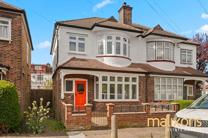 3 Bedroom Semi-Detached House For Sale In Romeyn Road, London, SW16