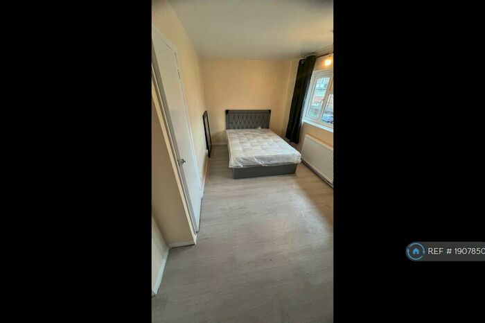2 Bedroom Terraced House To Rent In Napier Road, London, E15