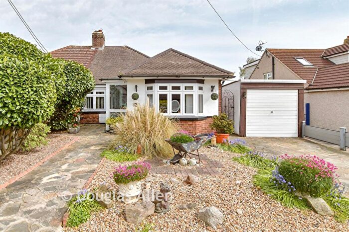 3 Bedroom Bungalow For Sale In Thorndon Avenue, West Horndon, Brentwood, Essex, CM13