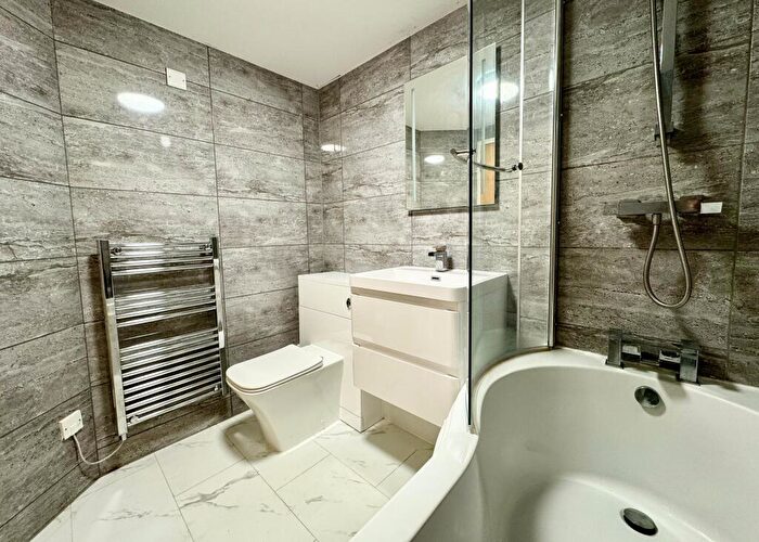 2 Bedroom Flat For Sale In Brook Mill, Eagley, Bolton, BL7