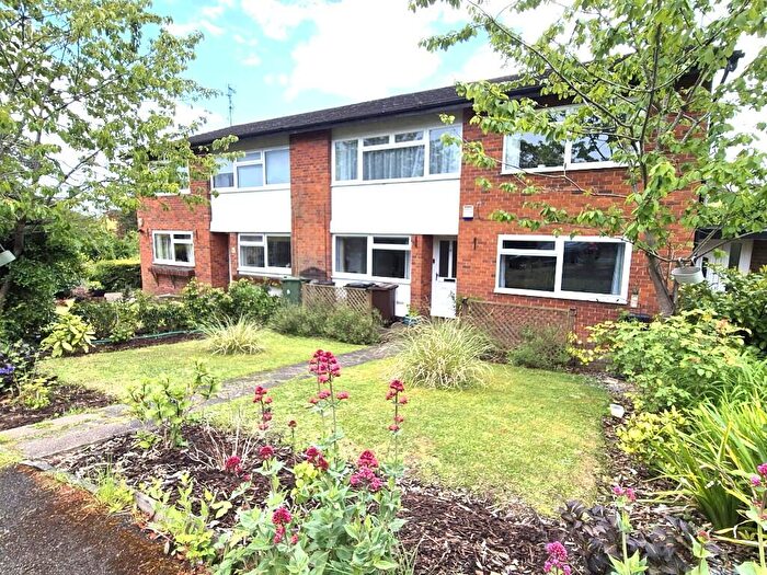 2 Bedroom Ground Maisonette To Rent In Briar Road, St. Albans, Hertfordshire, AL4