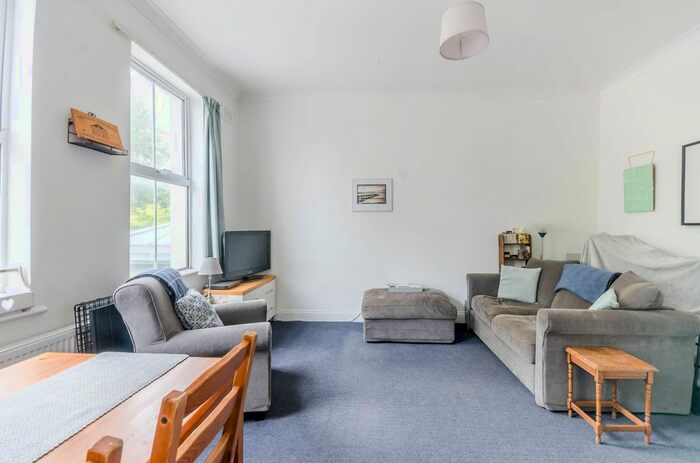 1 Bedroom Flat To Rent In Huron Road, Balham, London, SW17