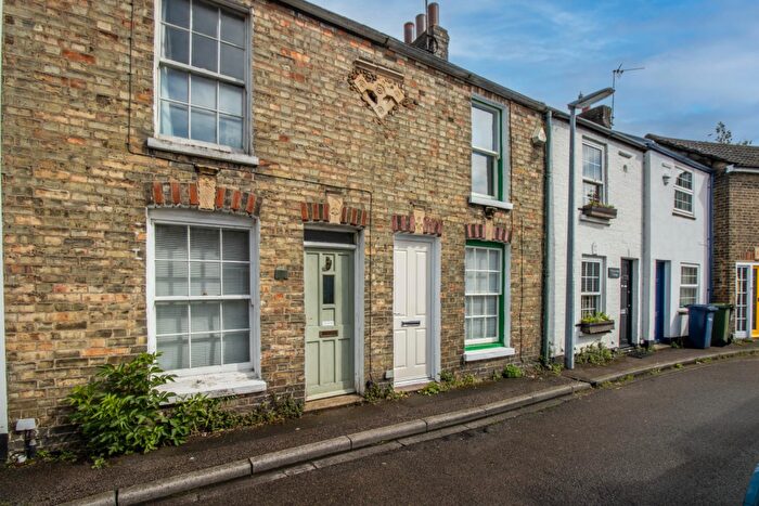 2 Bedroom Terraced House To Rent In Springfield Road, Cambridge, CB4