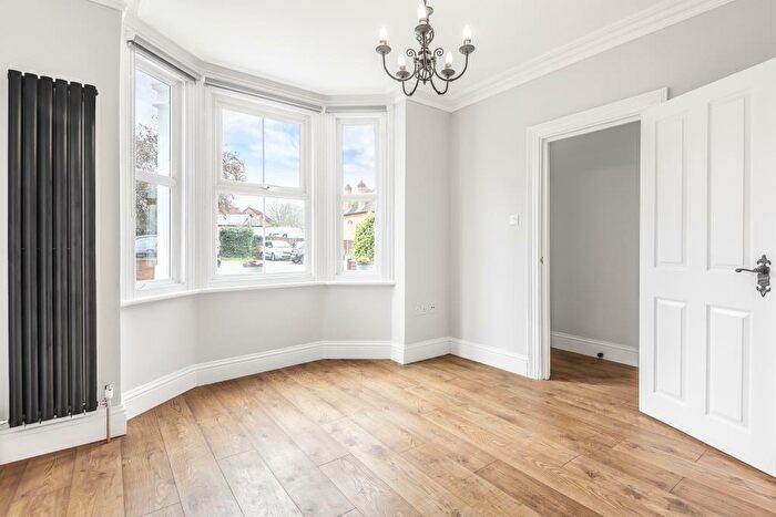 4 Bedroom Semi-Detached House To Rent In Maidenhead, Berkshire, SL6
