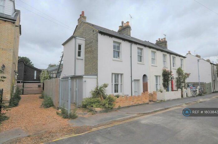 2 Bedroom Maisonette To Rent In Hooper Street, Cambridge, CB1