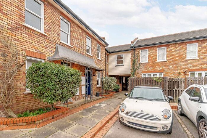 2 Bedroom Flat For Sale In Elderwood Place, Upper Norwood, London, SE27