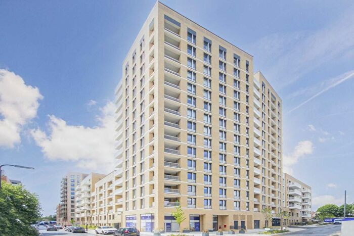 2 Bedroom Flat To Rent In Hanbury Road, London, W3