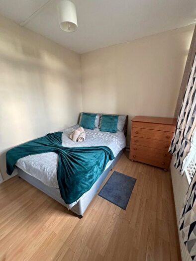 3 Bedroom Flat To Rent In Hillingdon Street, London, SE17