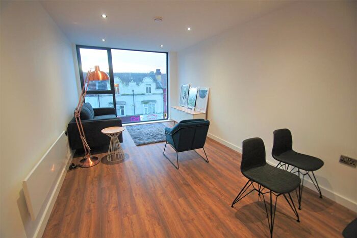 2 Bedroom Flat To Rent In Crossbank, Salford, M7