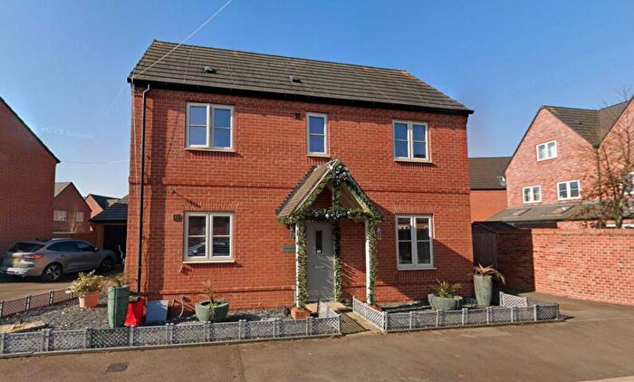 3 Bedroom Detached House For Sale In Bennett Drive, Banbury, OX16