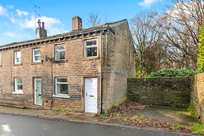 2 Bedroom End Of Terrace House For Sale In Netherton Fold, Huddersfield, HD4
