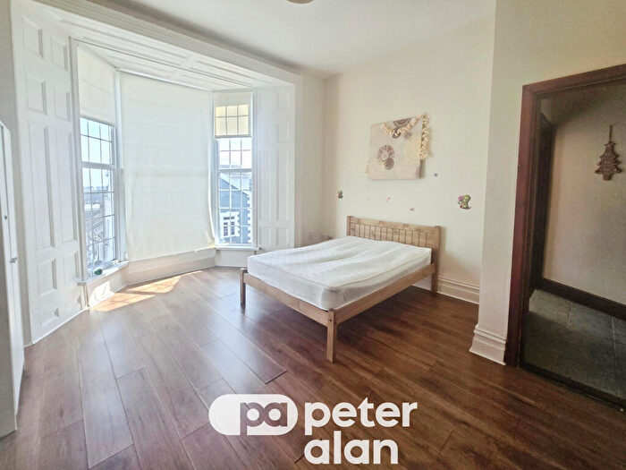 2 Bedroom Flat To Rent In Carlton Terrace, SA1