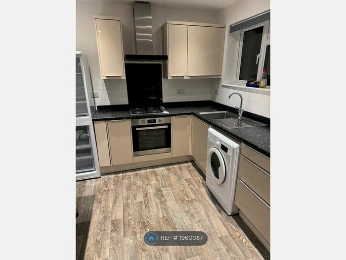 4 Bedroom Semi-Detached House To Rent In Oriel Grove, Bath, BA2