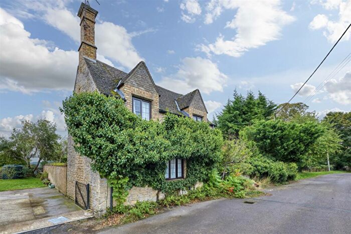 2 Bedroom Character Property For Sale In Pilton, Near Oundle, PE8