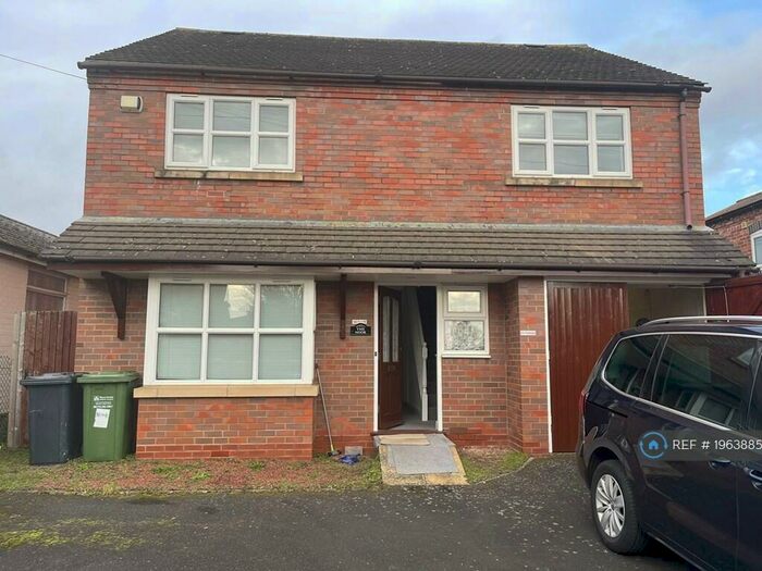 4 Bedroom Detached House To Rent In Lodge Road, Stourport-On-Severn, DY13