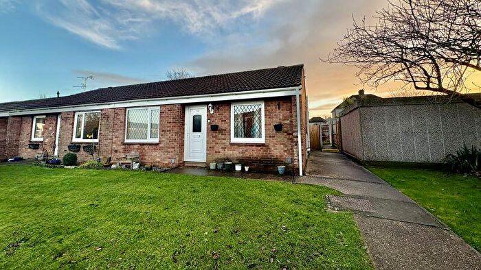 2 Bedroom Semi-Detached Bungalow For Sale In Hawthorn Chase, Lincoln, LN2