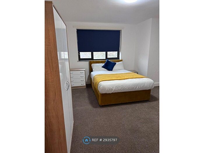 5 Bedroom Detached House To Rent In Market Place, Alfreton, DE55