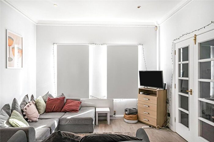 4 Bedroom Terraced House To Rent In Anchor Terrace, Cephas Avenue, London, E1