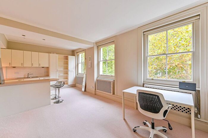 1 Bedroom Flat To Rent In Montagu Square, Marylebone, London, W1H