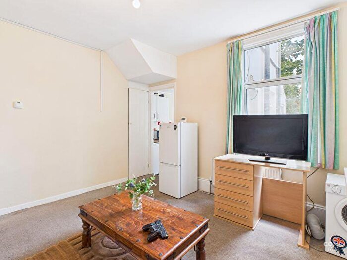 1 Bedroom Terraced House To Rent In Bear Road, Brighton, BN2