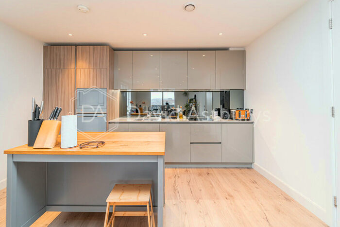 2 Bedroom Apartment To Rent In High Street, Hornsey, London, N8