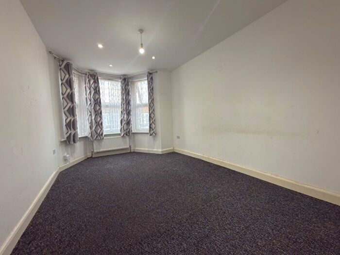 1 Bedroom Flat To Rent In Ilford, IG3