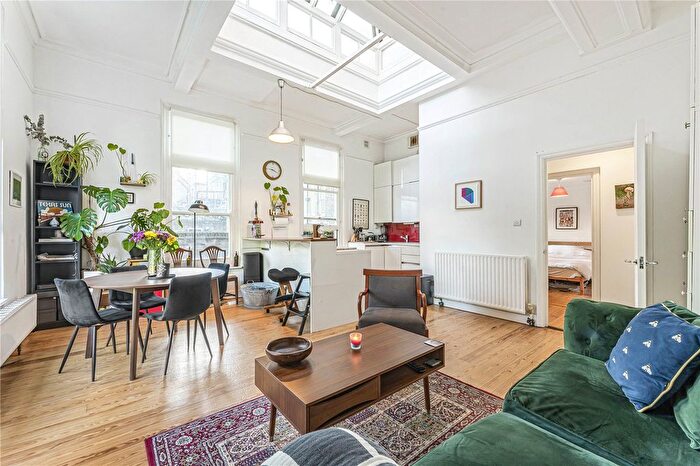 2 Bedroom Flat To Rent In Bow Road, London, E3