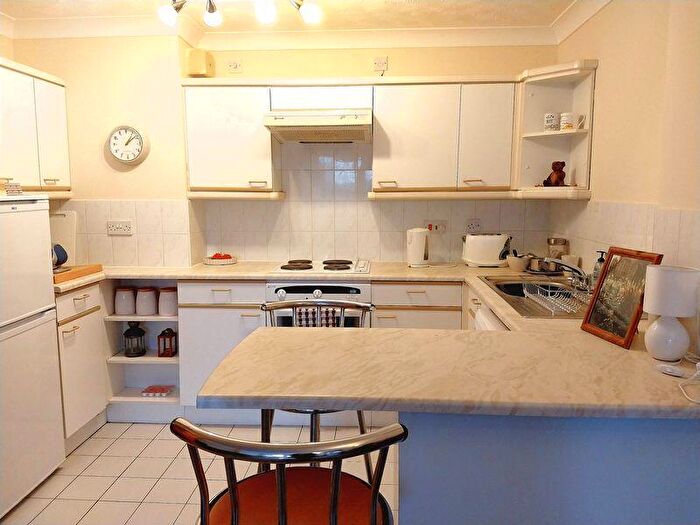 2 Bedroom Flat To Rent In Ednall Lane, Bromsgrove, B60