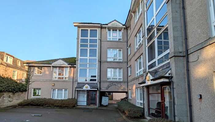 2 Bedroom Flat To Rent In Charlotte Street, Aberdeen, AB25