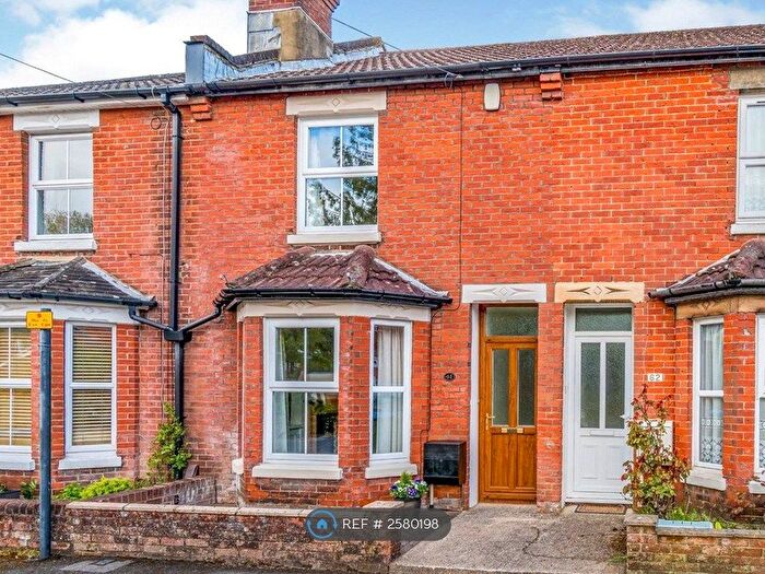 3 Bedroom Terraced House To Rent In Roselands Gardens, Southampton, SO17