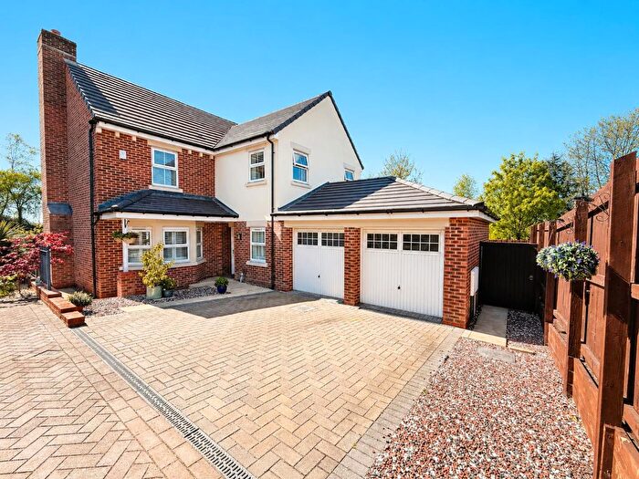 5 Bedroom Detached House For Sale In Tingley Hall Rise, Tingley, Wakefield, WF3