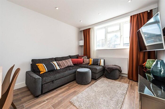 1 Bedroom Flat To Rent In Lavender Hill, Battersea, London, SW11