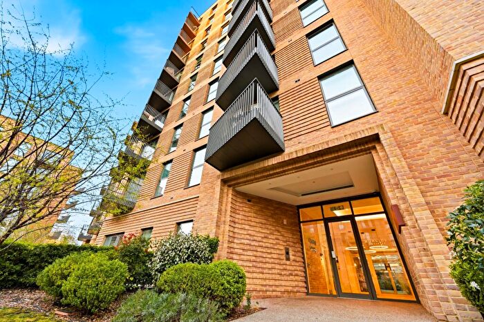 2 Bedroom Apartment To Rent In Slough, SL1