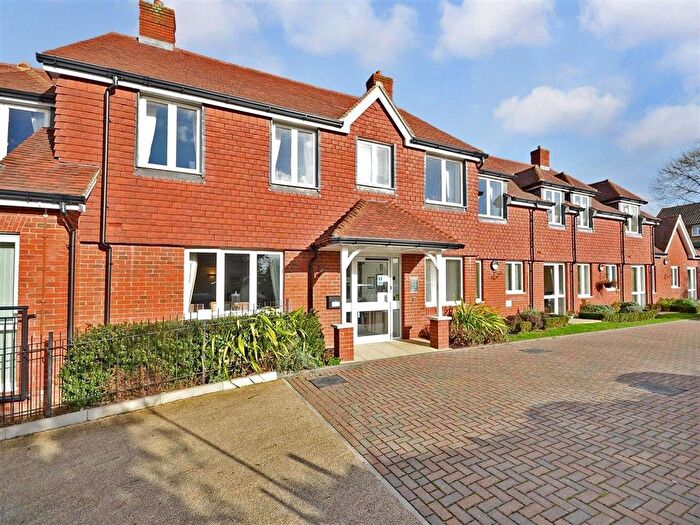 1 Bedroom Flat For Sale In Station Road, Petworth, West Sussex, GU28