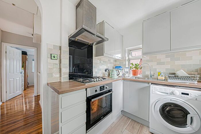 2 Bedroom Semi-Detached House For Sale In Kingsground, Eltham, London, SE9