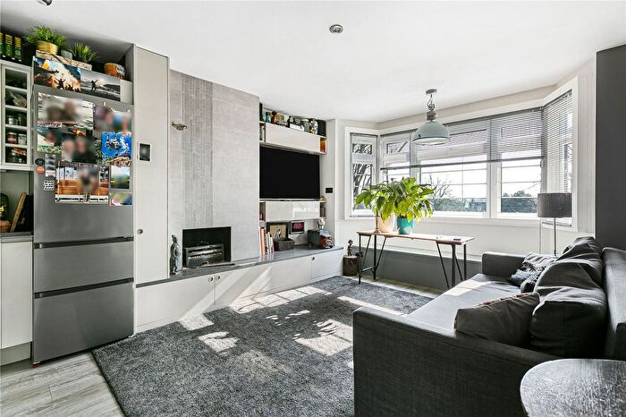 2 Bedroom Flat To Rent In Harvard Road, Chiswick, London, W4